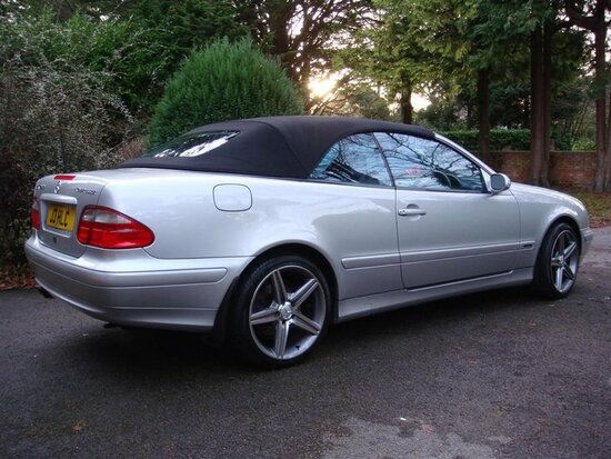 Mercedes CLK 208  Twilfast cabriolet dak incl BTW en montage aan huis. €1625